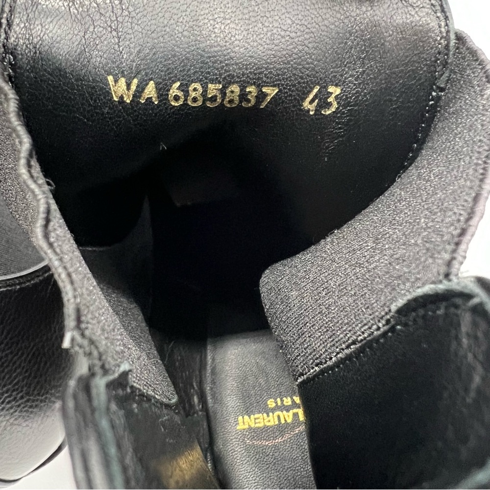Saint Laurent
Banana Leather Boots - Picture 9 of 9